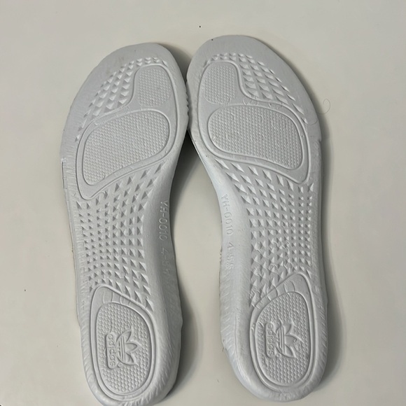 ADIDAS YEEZY BOOST 350 v2 NON- REFLECTIVE MENS 6.5 WOMENS 7.5 - Picture 12 of 16